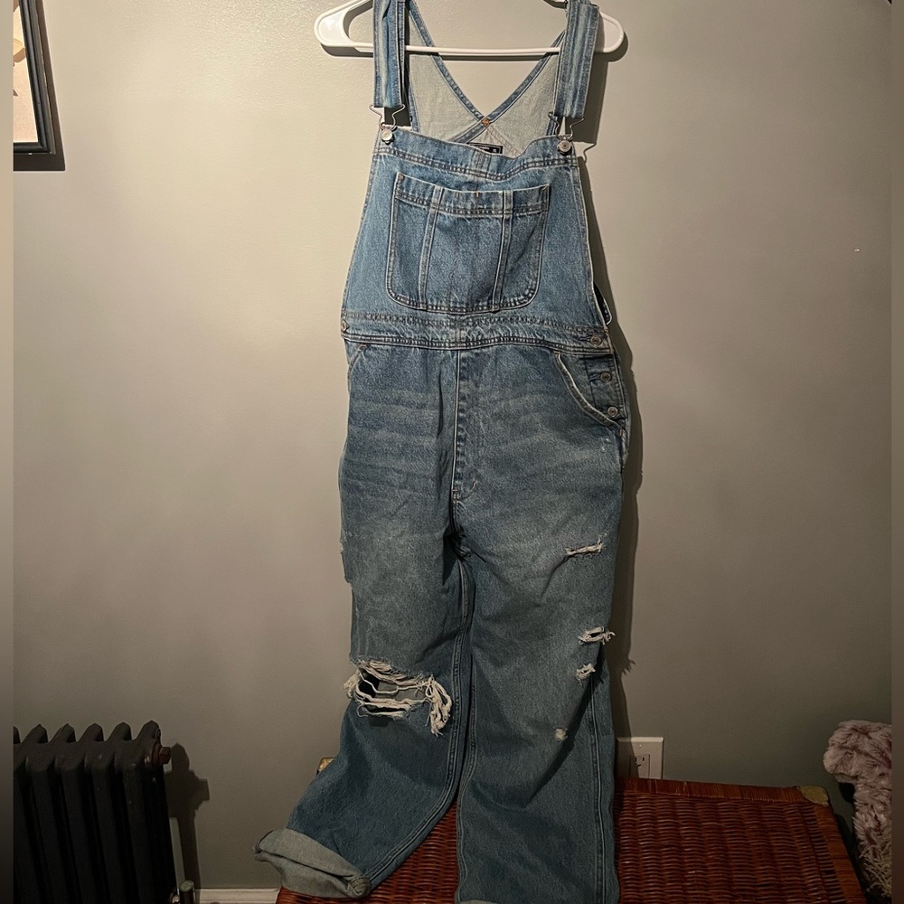 Never worn Abercrombie overalls